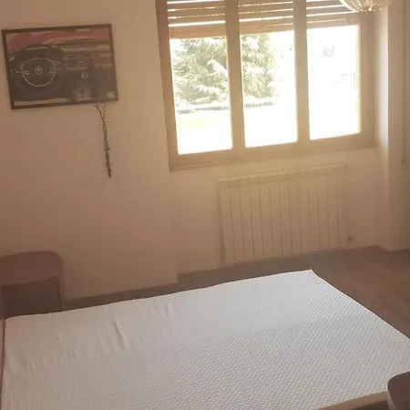 Bright Three-room Near Downtown * Róma